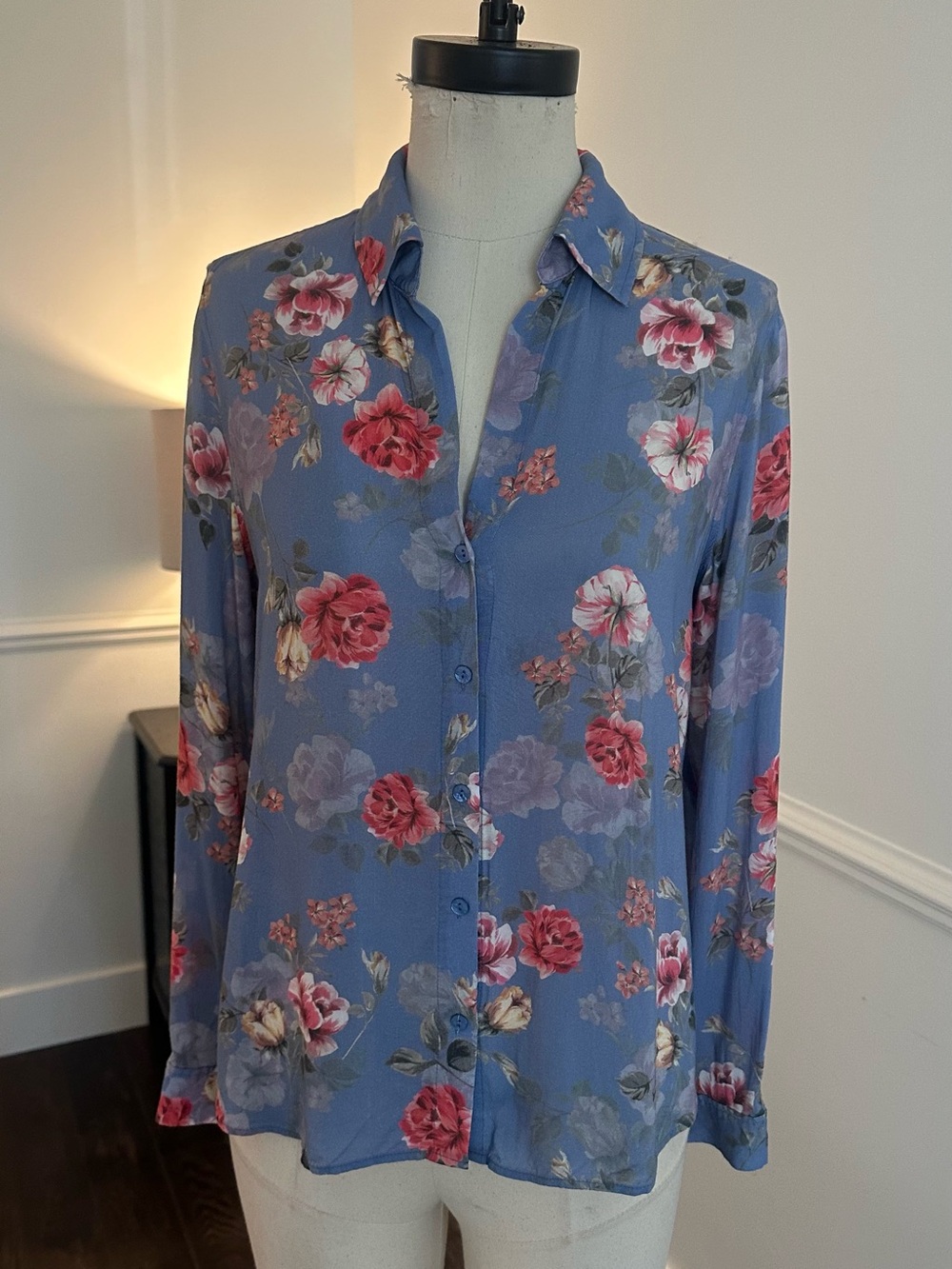 L'AGENCE Blue Floral Button-Down Blouse with Pink Roses